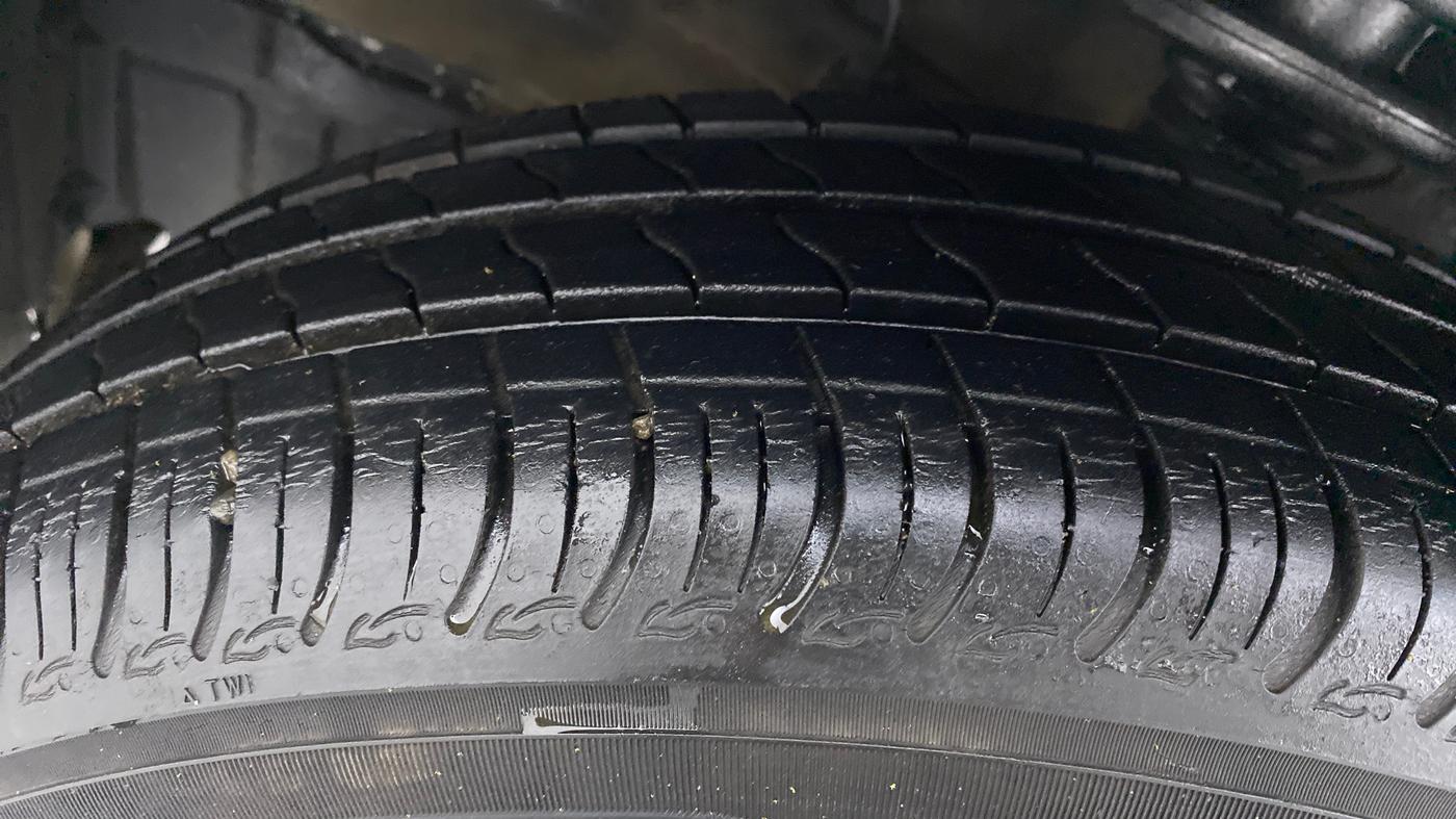 2020 Maruti S PRESSO VXI PLUS, Petrol, Manual, 15,607 km, Left Front Tyre Tread