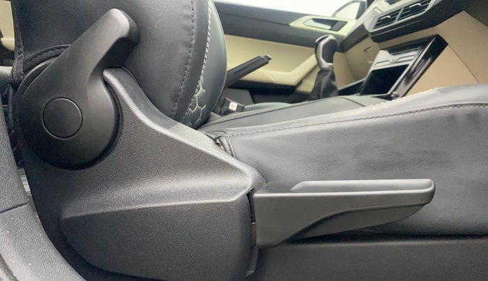2023 Volkswagen VIRTUS HIGHLINE TSI 1.0 MT, Petrol, Manual, 22,718 km, Driver Side Adjustment Panel
