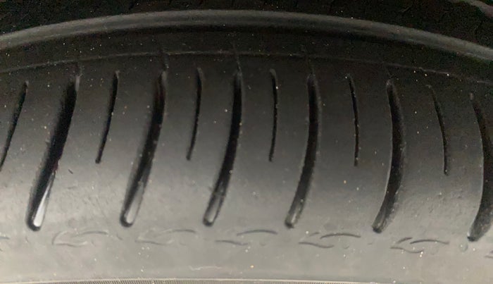 2023 Volkswagen VIRTUS HIGHLINE TSI 1.0 MT, Petrol, Manual, 22,718 km, Right Front Tyre Tread