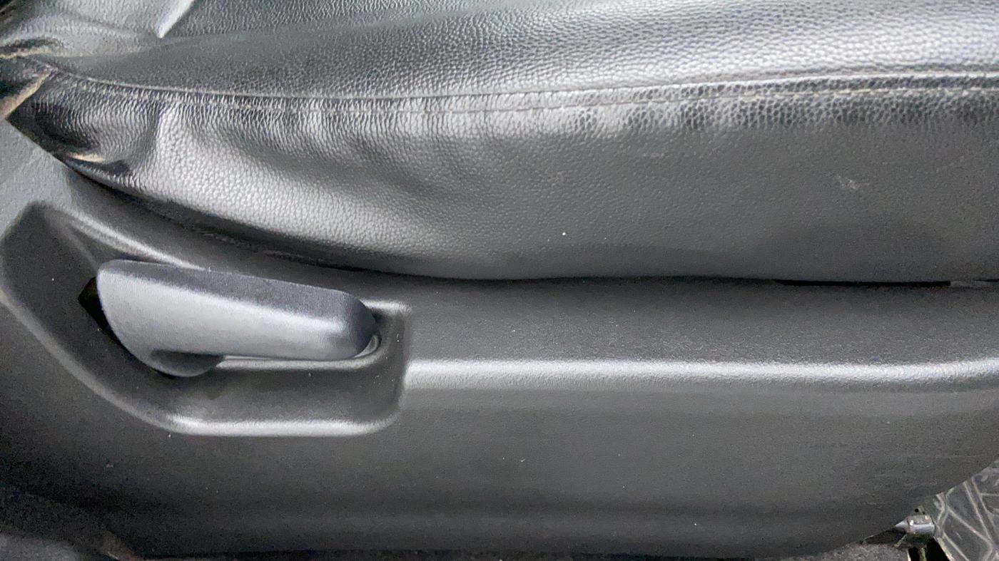 2014 Maruti Wagon R 1.0 VXI, Petrol, Manual, 20,401 km, Driver Side Adjustment Panel
