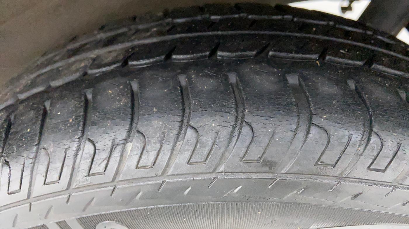 2014 Maruti Wagon R 1.0 VXI, Petrol, Manual, 20,401 km, Left Rear Tyre Tread