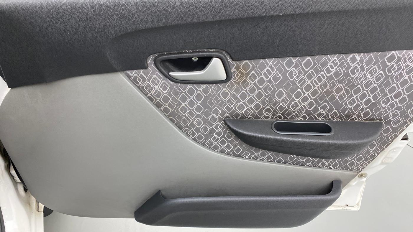 2019 Maruti Alto 800 LXI, Petrol, Manual, 25,895 km, Driver Side Door Panels Control