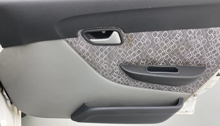 2019 Maruti Alto 800 LXI, Petrol, Manual, 25,895 km, Driver Side Door Panels Control
