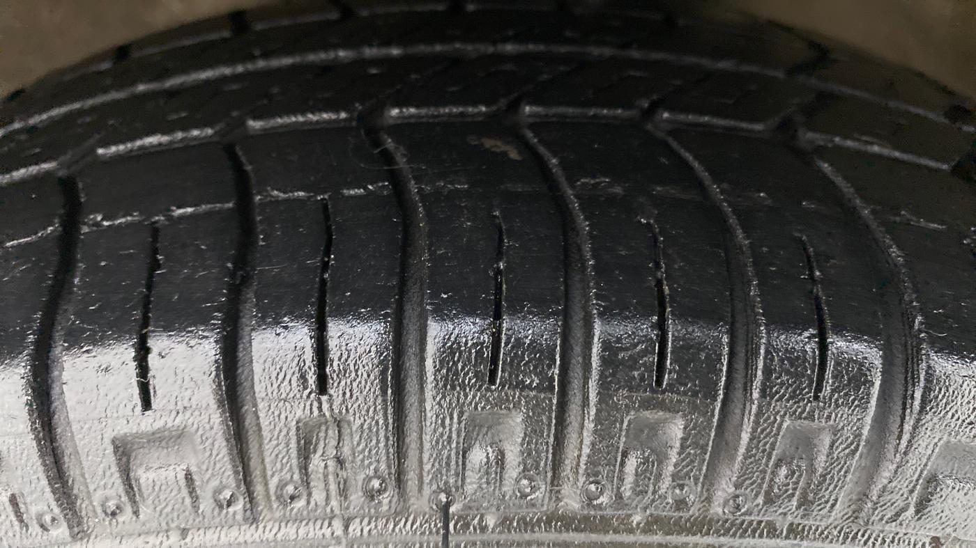 2019 Maruti Alto 800 LXI, Petrol, Manual, 25,895 km, Left Front Tyre Tread