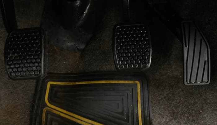 2019 Maruti Alto 800 LXI, Petrol, Manual, 25,895 km, Pedals