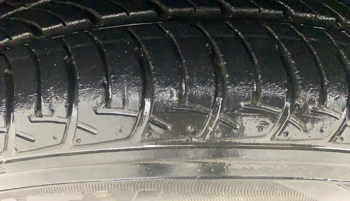 2014 Renault Pulse RXL PETROL, Petrol, Manual, 28,164 km, Left Front Tyre Tread