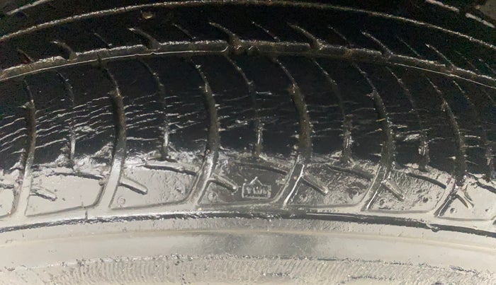 2014 Renault Pulse RXL PETROL, Petrol, Manual, 28,164 km, Left Rear Tyre Tread