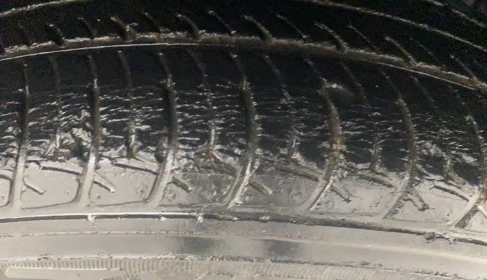 2014 Renault Pulse RXL PETROL, Petrol, Manual, 28,164 km, Right Front Tyre Tread