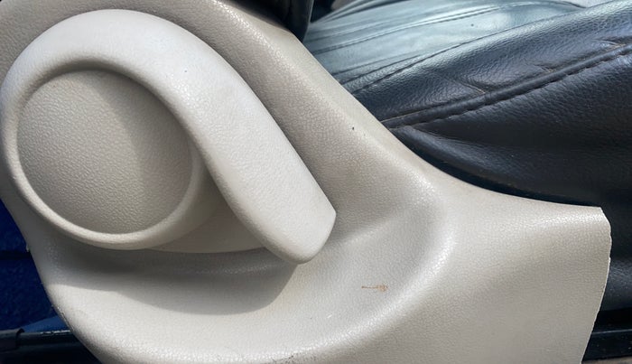 2014 Renault Pulse RXL PETROL, Petrol, Manual, 28,164 km, Driver Side Adjustment Panel