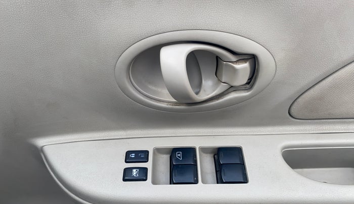 2014 Renault Pulse RXL PETROL, Petrol, Manual, 28,164 km, Driver Side Door Panels Control