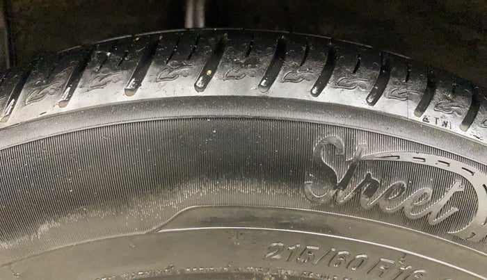 2022 KIA SONET HTX ANNIVERSARY EDITION 1.5, Diesel, Manual, 45,352 km, Right Rear Tyre Tread