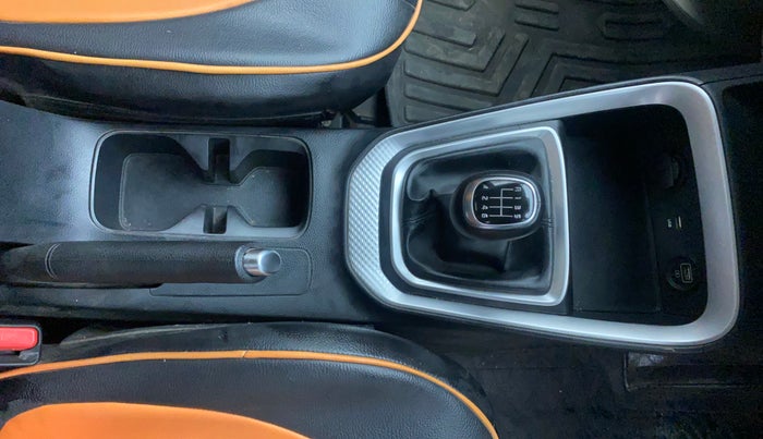 2022 KIA SONET HTX ANNIVERSARY EDITION 1.5, Diesel, Manual, 45,352 km, Gear Lever