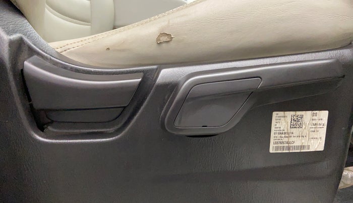 2015 Mahindra Scorpio S10, Diesel, Manual, 59,452 km, Driver Side Adjustment Panel