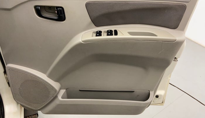 2015 Mahindra Scorpio S10, Diesel, Manual, 59,452 km, Driver Side Door Panels Control