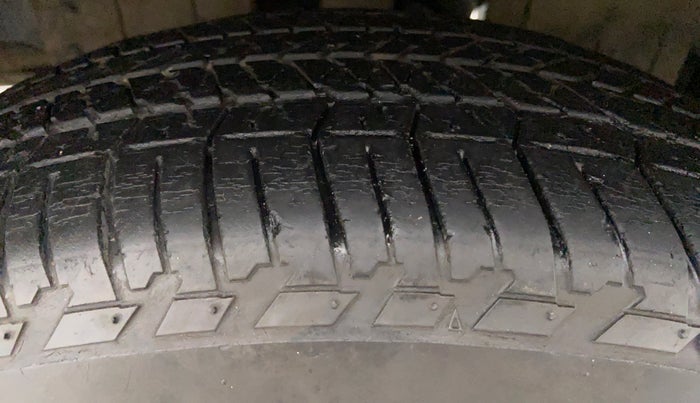 2015 Mahindra Scorpio S10, Diesel, Manual, 59,452 km, Right Front Tyre Tread