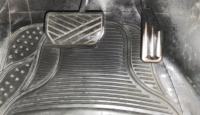 2012 Maruti A Star VXI (ABS) AT, Petrol, Automatic, 42,587 km, Pedals