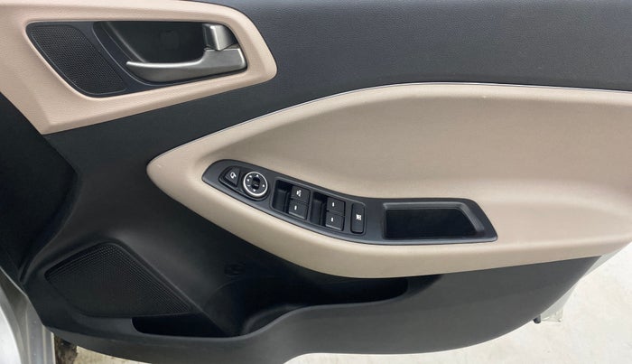 2017 Hyundai Elite i20 ASTA 1.2 (O), Petrol, Manual, 69,160 km, Driver Side Door Panels Control