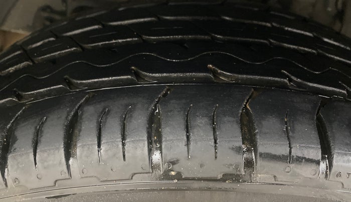 2017 Hyundai Elite i20 ASTA 1.2 (O), Petrol, Manual, 69,160 km, Right Rear Tyre Tread