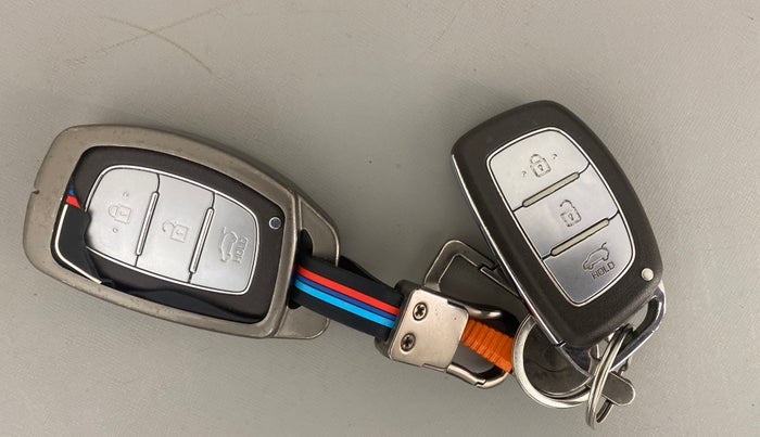 2017 Hyundai Elite i20 ASTA 1.2 (O), Petrol, Manual, 69,160 km, Key Close Up