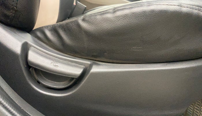 2017 Hyundai Grand i10 SPORTZ 1.2 KAPPA VTVT, Petrol, Manual, 67,783 km, Driver Side Adjustment Panel