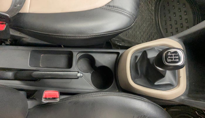 2017 Hyundai Grand i10 SPORTZ 1.2 KAPPA VTVT, Petrol, Manual, 67,783 km, Gear Lever