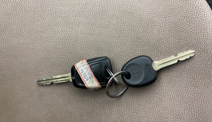 2017 Hyundai Grand i10 SPORTZ 1.2 KAPPA VTVT, Petrol, Manual, 67,783 km, Key Close Up