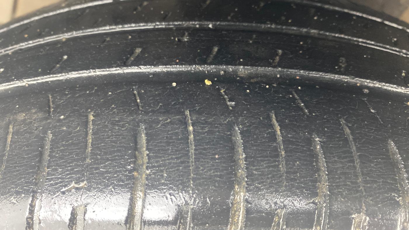 2015 Maruti Ertiga VDI, Diesel, Manual, 1,38,125 km, Left Front Tyre Tread