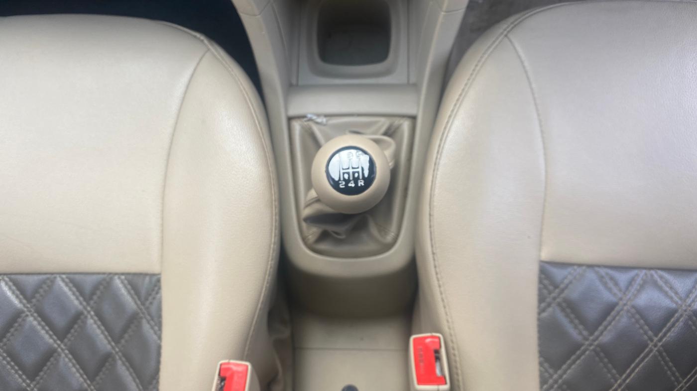 2015 Maruti Ertiga VDI, Diesel, Manual, 1,38,125 km, Gear Lever