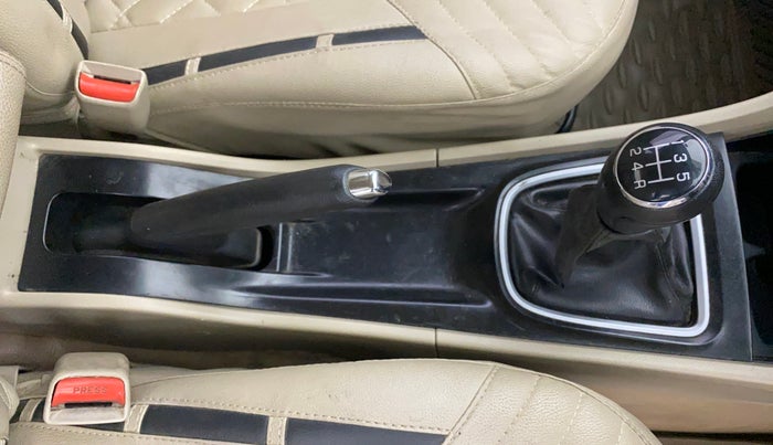 2016 Maruti Ciaz VDI+ SHVS, Diesel, Manual, 92,613 km, Gear Lever