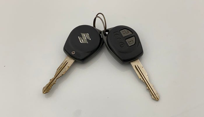 2016 Maruti Ciaz VDI+ SHVS, Diesel, Manual, 92,613 km, Key Close Up