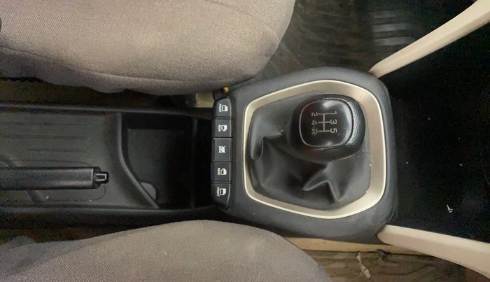 2020 Hyundai NEW SANTRO SPORTZ EXECUTIVE MT CNG, CNG, Manual, 37,243 km, Gear Lever