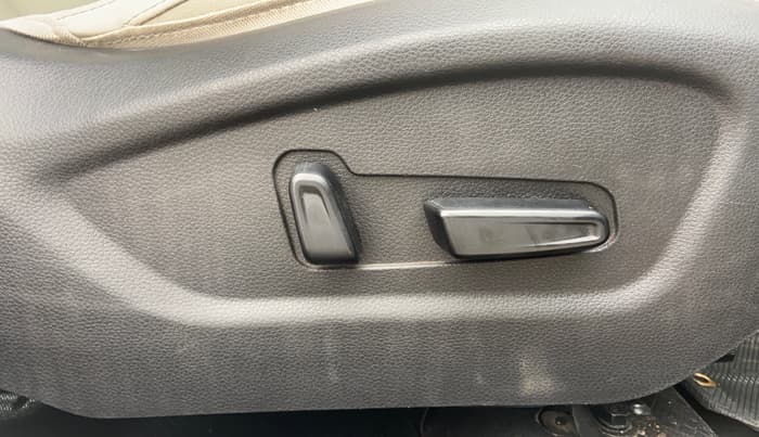 2020 KIA SELTOS HTX PLUS 1.5 DIESEL, Diesel, Manual, 73,490 km, Driver Side Adjustment Panel