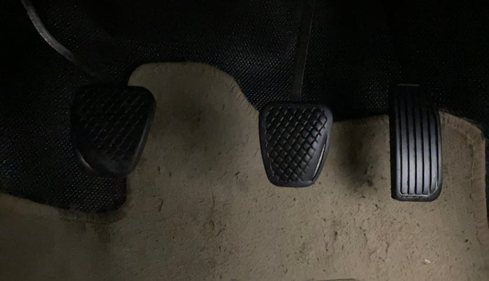 2014 Honda Brio S MT, Petrol, Manual, 74,114 km, Pedals