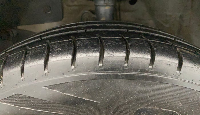 2014 Honda Brio S MT, Petrol, Manual, 74,114 km, Left Front Tyre Tread