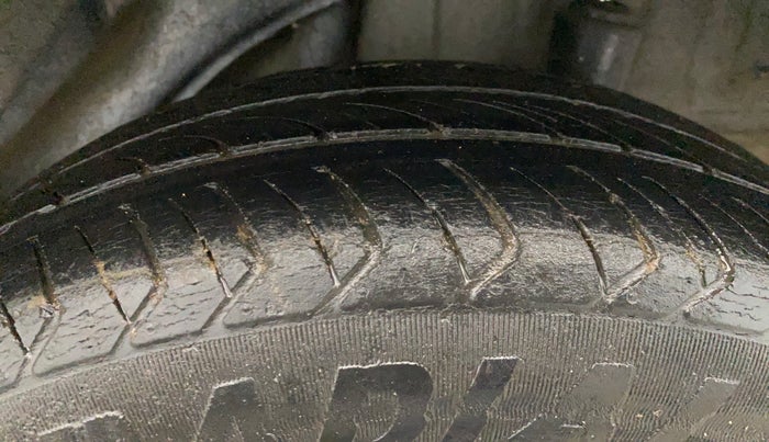 2014 Honda Brio S MT, Petrol, Manual, 74,114 km, Left Rear Tyre Tread