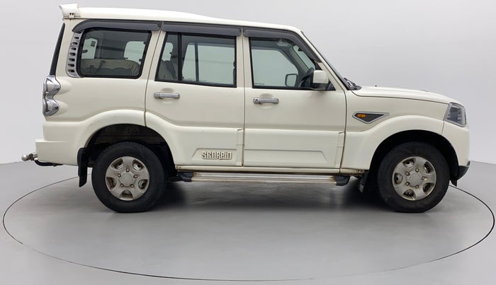 2016 Mahindra Scorpio S2, Diesel, Manual, 1,19,633 km, Right Side View