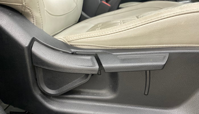 2020 KIA SELTOS HTX 1.5 PETROL, Petrol, Manual, 80,843 km, Driver Side Adjustment Panel