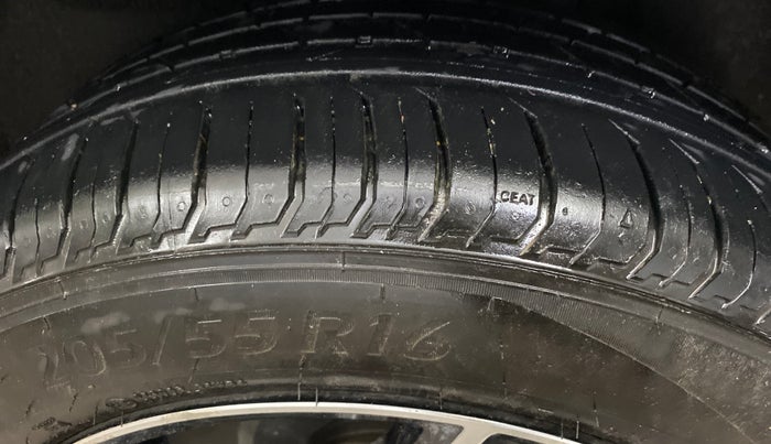 2021 Maruti Swift LXI, Petrol, Manual, 62,976 km, Left Rear Tyre Tread