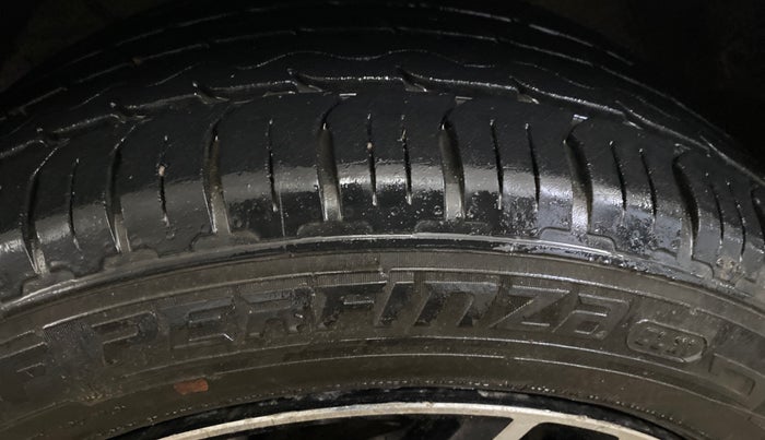 2021 Maruti Swift LXI, Petrol, Manual, 62,976 km, Left Front Tyre Tread