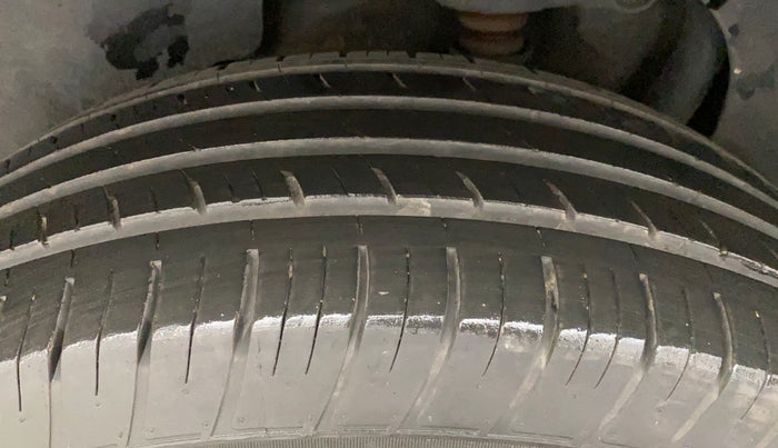 2021 Tata Harrier XMA 2.0L KRYOTEC, Diesel, Automatic, 28,570 km, Right Rear Tyre Tread