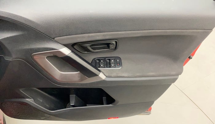 2021 Tata Harrier XMA 2.0L KRYOTEC, Diesel, Automatic, 28,570 km, Driver Side Door Panels Control