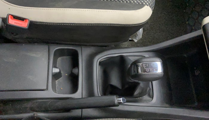 2021 Renault TRIBER RXZ AMT, Petrol, Automatic, 45,783 km, Gear Lever