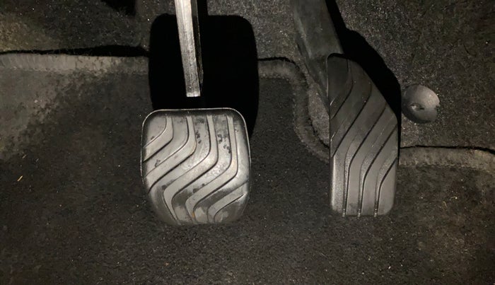 2021 Renault TRIBER RXZ AMT, Petrol, Automatic, 45,783 km, Pedals