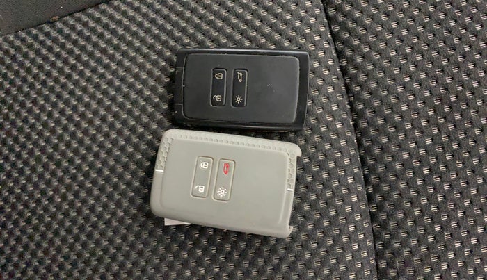 2021 Renault TRIBER RXZ AMT, Petrol, Automatic, 45,783 km, Key Close Up