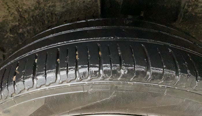 2021 Renault TRIBER RXZ AMT, Petrol, Automatic, 45,783 km, Left Rear Tyre Tread