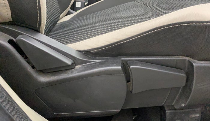 2021 Renault TRIBER RXZ AMT, Petrol, Automatic, 45,783 km, Driver Side Adjustment Panel