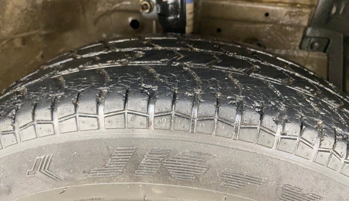 2017 Maruti Swift Dzire VXI, Petrol, Manual, 54,586 km, Right Front Tyre Tread