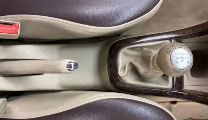 2017 Maruti Swift Dzire VXI, Petrol, Manual, 54,586 km, Gear Lever