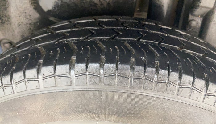 2017 Maruti Swift Dzire VXI, Petrol, Manual, 54,586 km, Left Rear Tyre Tread