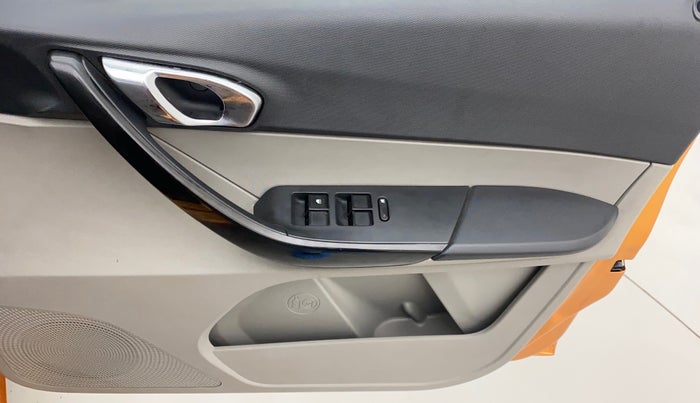 2018 Tata Tiago XZ PETROL, Petrol, Manual, 37,357 km, Driver Side Door Panels Control